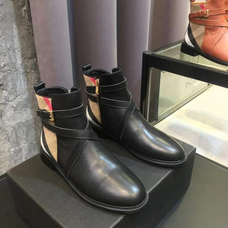 Picture of Burberry Shoes _SKUBurberrysz35-40GDT10021899